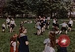 Standbild deutsche Kinder Deutschland, 1945, aus Sekunde 19 historischem Filmmaterial Videoclip 65675056176