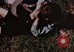 Standbild deutsche Kinder Deutschland, 1945, aus Sekunde 24 historischem Filmmaterial Videoclip 65675056176
