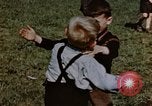 Standbild deutsche Kinder Deutschland, 1945, aus Sekunde 32 historischem Filmmaterial Videoclip 65675056176