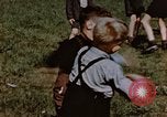 Standbild deutsche Kinder Deutschland, 1945, aus Sekunde 34 historischem Filmmaterial Videoclip 65675056176