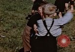 Standbild deutsche Kinder Deutschland, 1945, aus Sekunde 36 historischem Filmmaterial Videoclip 65675056176