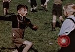Standbild deutsche Kinder Deutschland, 1945, aus Sekunde 44 historischem Filmmaterial Videoclip 65675056176