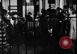 Standbild liegend Strafgefangene Manila Philippinen, 1930, aus Sekunde 12 historischem Filmmaterial Videoclip 65675056178