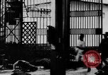 Standbild liegend Strafgefangene Manila Philippinen, 1930, aus Sekunde 19 historischem Filmmaterial Videoclip 65675056178
