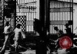Standbild liegend Strafgefangene Manila Philippinen, 1930, aus Sekunde 21 historischem Filmmaterial Videoclip 65675056178