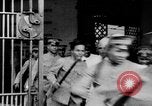 Standbild liegend Strafgefangene Manila Philippinen, 1930, aus Sekunde 25 historischem Filmmaterial Videoclip 65675056178
