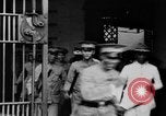 Standbild liegend Strafgefangene Manila Philippinen, 1930, aus Sekunde 35 historischem Filmmaterial Videoclip 65675056178