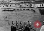 Standbild liegend Strafgefangene Manila Philippinen, 1930, aus Sekunde 36 historischem Filmmaterial Videoclip 65675056178