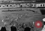 Standbild liegend Strafgefangene Manila Philippinen, 1930, aus Sekunde 43 historischem Filmmaterial Videoclip 65675056178