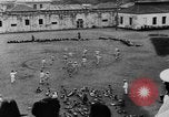 Standbild liegend Strafgefangene Manila Philippinen, 1930, aus Sekunde 44 historischem Filmmaterial Videoclip 65675056178