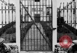 Standbild liegend Strafgefangene Manila Philippinen, 1930, aus Sekunde 53 historischem Filmmaterial Videoclip 65675056178