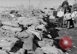 Standbild kanadischen rum Cargo zerstört im Verbot San Francisco California USA, 1930, aus Sekunde 9 historischem Filmmaterial Videoclip 65675056183