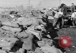 Standbild kanadischen rum Cargo zerstört im Verbot San Francisco California USA, 1930, aus Sekunde 10 historischem Filmmaterial Videoclip 65675056183