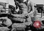 Standbild kanadischen rum Cargo zerstört im Verbot San Francisco California USA, 1930, aus Sekunde 25 historischem Filmmaterial Videoclip 65675056183