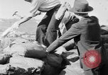 Standbild kanadischen rum Cargo zerstört im Verbot San Francisco California USA, 1930, aus Sekunde 33 historischem Filmmaterial Videoclip 65675056183