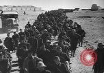 Image des prisonniers italiens Sidi Barrani Égypte, 1941, de la seconde 5 séquences d'archives historiques vidéo 65675056187