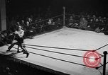 Immagine di Guanti d'oro Mineola New York USA, 1941, secondo 6 filmato di repertorio 65675056195