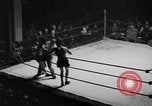 Immagine di Guanti d'oro Mineola New York USA, 1941, secondo 8 filmato di repertorio 65675056195