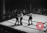 Immagine di Guanti d'oro Mineola New York USA, 1941, secondo 11 filmato di repertorio 65675056195