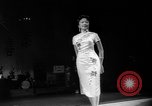Standbild Miss Chinatown Beauty Contest San Francisco California USA, 1960, aus Sekunde 32 historischem Filmmaterial Videoclip 65675056198
