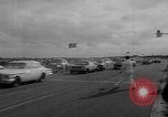 Standbild Compact Car Rennen Daytona Beach Florida USA, 1960, aus Sekunde 6 historischem Filmmaterial Videoclip 65675056202