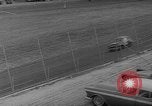 Standbild Compact Car Rennen Daytona Beach Florida USA, 1960, aus Sekunde 10 historischem Filmmaterial Videoclip 65675056202