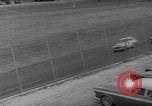 Standbild Compact Car Rennen Daytona Beach Florida USA, 1960, aus Sekunde 11 historischem Filmmaterial Videoclip 65675056202