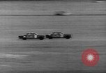 Standbild Compact Car Rennen Daytona Beach Florida USA, 1960, aus Sekunde 14 historischem Filmmaterial Videoclip 65675056202
