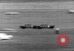 Standbild Compact Car Rennen Daytona Beach Florida USA, 1960, aus Sekunde 17 historischem Filmmaterial Videoclip 65675056202