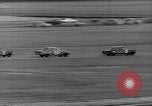 Standbild Compact Car Rennen Daytona Beach Florida USA, 1960, aus Sekunde 20 historischem Filmmaterial Videoclip 65675056202