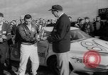 Standbild Compact Car Rennen Daytona Beach Florida USA, 1960, aus Sekunde 41 historischem Filmmaterial Videoclip 65675056202