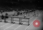 Standbild Millrose Games New York City USA, 1960, aus Sekunde 14 historischem Filmmaterial Videoclip 65675056203