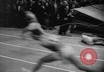 Standbild Millrose Games New York City USA, 1960, aus Sekunde 16 historischem Filmmaterial Videoclip 65675056203