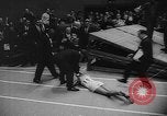 Standbild Millrose Games New York City USA, 1960, aus Sekunde 19 historischem Filmmaterial Videoclip 65675056203