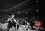 Standbild Millrose Games New York City USA, 1960, aus Sekunde 29 historischem Filmmaterial Videoclip 65675056203