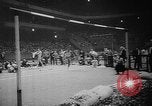 Standbild Millrose Games New York City USA, 1960, aus Sekunde 47 historischem Filmmaterial Videoclip 65675056203