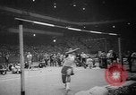 Standbild Millrose Games New York City USA, 1960, aus Sekunde 51 historischem Filmmaterial Videoclip 65675056203