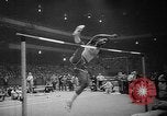 Standbild Millrose Games New York City USA, 1960, aus Sekunde 52 historischem Filmmaterial Videoclip 65675056203