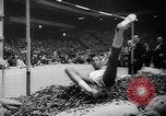 Standbild Millrose Games New York City USA, 1960, aus Sekunde 62 historischem Filmmaterial Videoclip 65675056203