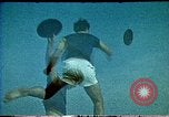 Immagine di Frisbee California United States USA, 1977, secondo 8 filmato di repertorio 65675056208