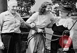 Image mât de drapeau cérémonie de mariage Coshocton Ohio USA, 1946, de la seconde 11 séquences d'archives historiques vidéo 65675056213