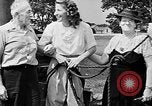 Image mât de drapeau cérémonie de mariage Coshocton Ohio USA, 1946, de la seconde 12 séquences d'archives historiques vidéo 65675056213
