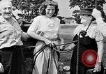 Image mât de drapeau cérémonie de mariage Coshocton Ohio USA, 1946, de la seconde 14 séquences d'archives historiques vidéo 65675056213