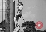 Image mât de drapeau cérémonie de mariage Coshocton Ohio USA, 1946, de la seconde 21 séquences d'archives historiques vidéo 65675056213