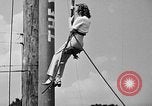 Image mât de drapeau cérémonie de mariage Coshocton Ohio USA, 1946, de la seconde 22 séquences d'archives historiques vidéo 65675056213