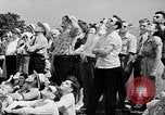 Image mât de drapeau cérémonie de mariage Coshocton Ohio USA, 1946, de la seconde 39 séquences d'archives historiques vidéo 65675056213