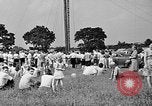 Image mât de drapeau cérémonie de mariage Coshocton Ohio USA, 1946, de la seconde 45 séquences d'archives historiques vidéo 65675056213