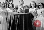 Image mât de drapeau cérémonie de mariage Coshocton Ohio USA, 1946, de la seconde 56 séquences d'archives historiques vidéo 65675056213