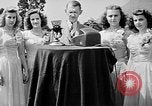Image mât de drapeau cérémonie de mariage Coshocton Ohio USA, 1946, de la seconde 58 séquences d'archives historiques vidéo 65675056213
