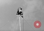 Image mât de drapeau cérémonie de mariage Coshocton Ohio USA, 1946, de la seconde 60 séquences d'archives historiques vidéo 65675056213